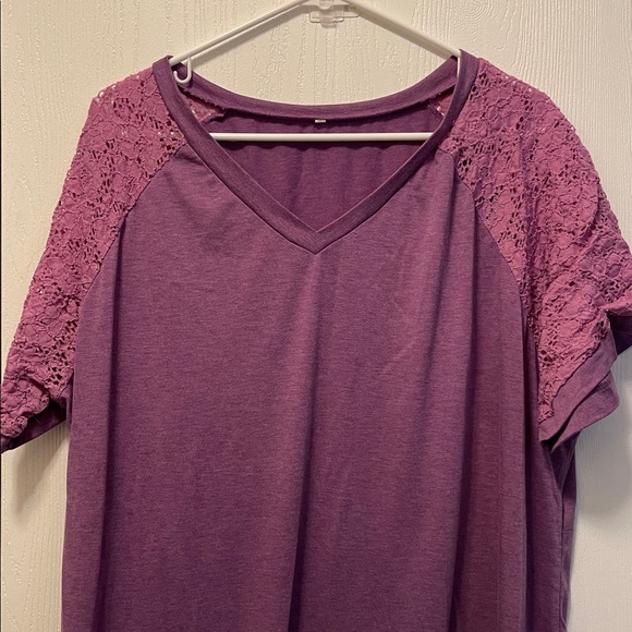 Beautiful Top - Picture 2 of 3